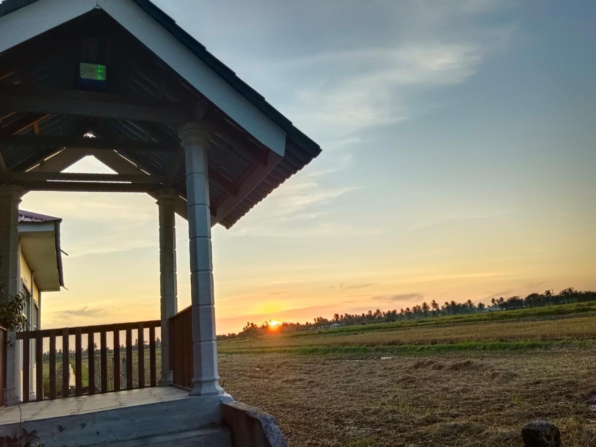 Kurau Inn Farmstay Kuala Kurau Exterior photo